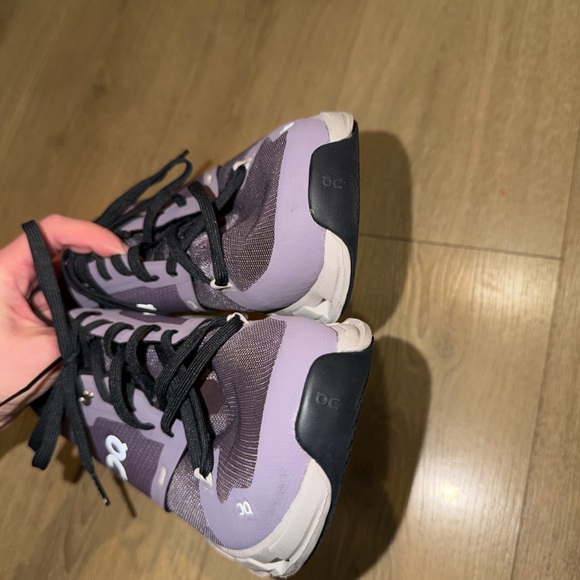 On Cloudflyer 4 Women's Shark | Pearl Size 8.5 - Picture 6 of 8